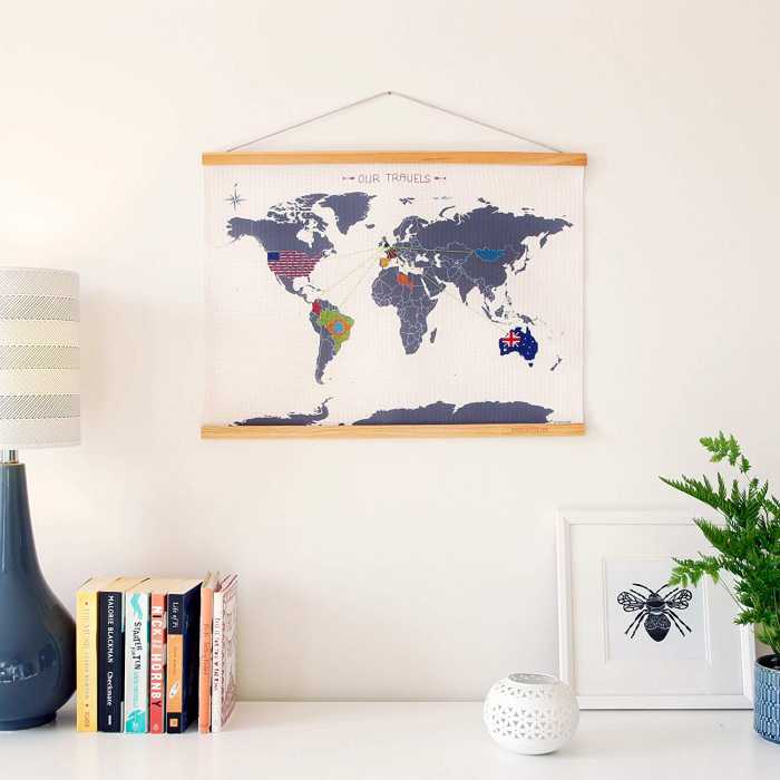 Carte du monde avec point de croix