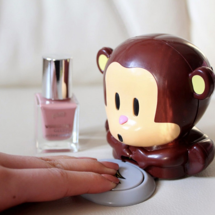 Sèche ongles singe souffleur